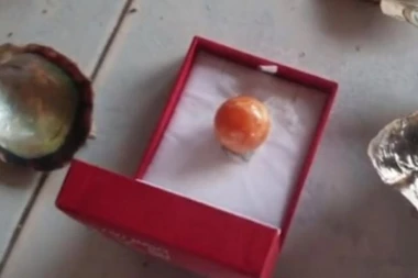 U SNU MU SE JAVIO ČOVEK U BELOM SA BRKOVIMA I PORUČIO MU DA GA ČEKA POKLON: Nekoliko dana kasnije ribar je pronašao nešto što mu je PROMENILO ŽIVOT