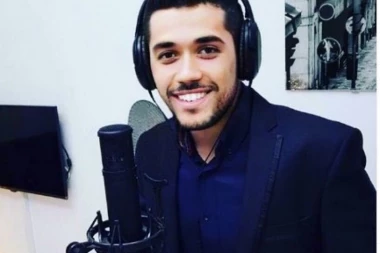 U SRBIJI FRIZER, A PREKO GRANE MUZIČKA ZVEZDA: Bojan Kesegi pevanjem oduševio svet (VIDEO)