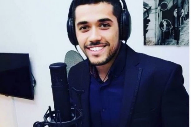 U SRBIJI FRIZER, A PREKO GRANE MUZIČKA ZVEZDA: Bojan Kesegi pevanjem oduševio svet (VIDEO)