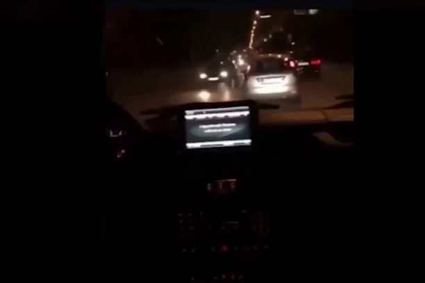 (FOTO,VIDEO) POGLEDAJTE KAKO SE IZVESNI DŽENAN IZ NOVOG PAZARA IGRA ŽIVOTOM! Uplašio i svoje prijatelje! OVO JE ZA ZATVOR!