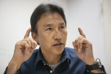 KACUHITO KINOŠI ODUŠEVIO NACIJU: Pevaću "Bože pravde" čim savladam srpski!