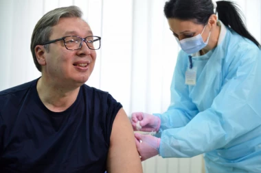 VUČIĆ SE VAKCINISAO U RUDNOJ GLAVI I DONEO SREĆU TOM SELU: Sada im stiže velika INVESTICIJA!