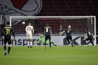 LE: TRAGIČAR U AMSTERDAMU: Tadić promašio PENAL - Roma slavila iz KECA u DVOJKU!