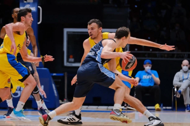 RUŠI SE NADA SRBIMA: Makabi oduvan u Sankt Petersburgu, Zenit na korak do plej-ofa