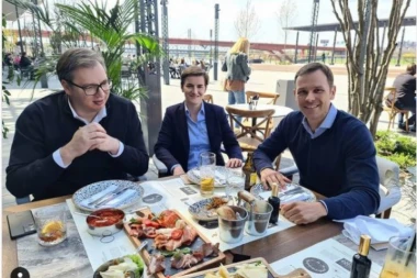 NAPRED SRBIJO! Vučić podelio fotografiju sa Brnabićevom i Malim, pa poslao JAKU PORUKU!