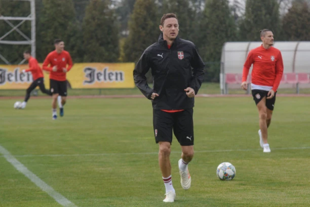 GROBARI ČEKAJU REPREZENTATIVCA: Dobio "šut-kartu", u Humskoj TRLJAJU RUKE!