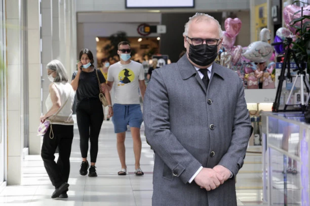 Vesić: Otvaranje tržnih centara uz poštovanje svih epidemioloških mera