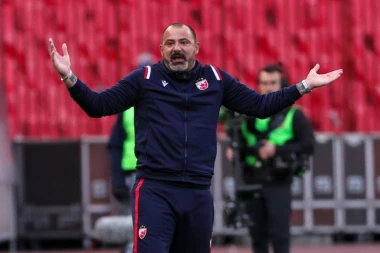 STANKOVIĆ ŠOKIRAO PRED MEČ: Trener Crvene zvezde doneo IZNENADNU odluku, podelio "VASPITNU"!