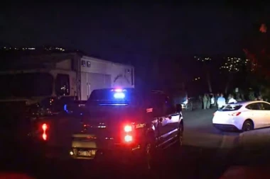 (VIDEO) DRAMA NA HAVAJIMA: Muškarac se zaključao u hotelsku sobu, evakuisani gosti - ČULI SE PUCNJI