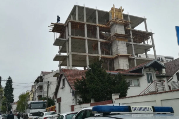 KRAJ DRAME NA LEKINOM BRDU: Brat od investitora odustao od skoka sa zgrade