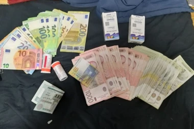 U VELIKOJ AKCIJI POLICIJE UHAPŠENO OSAM OSOBA: Na teret im se stavljaju zloupotrebe položaja, krijumčarenje, pranje novca i još mnogo toga!