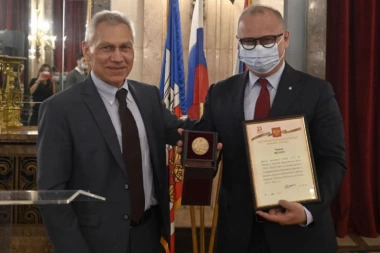 Vesiću dodeljena Medalja sećanja: OVO JE PRIZNANJE ZA SVE BEOGRAĐANE!