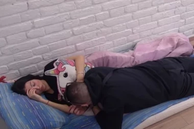 (VIDEO) CAR SE UŠUNJAO KOD MAJE U KREVET PA JE SAVETOVAO: Marinkovićeva osudila sopstveno PONAŠANJE, pa poručila PSIHOPATA SAM!