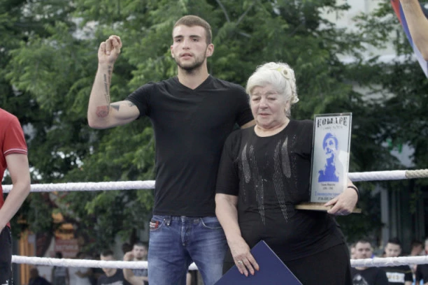 MIROSLAV GUCUNJA, JUNAK SA KOŠARA, NEĆE BITI ZABORAVLJEN: Ražnatović i BK Sombor “izborili” ulicu za heroja!