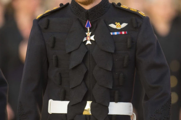 INDIJKA TUŽI PRINCA HARIJA: OBEĆAO JE DA ĆE OŽENITI MENE, A NE MEGAN! Zahtevala i međunarodnu poternicu za kraljevićem