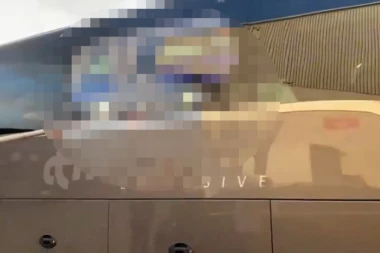 (VIDEO) SKANDAL U LIVERPULU: Kamenovan autobus sa fudbalerima Reala