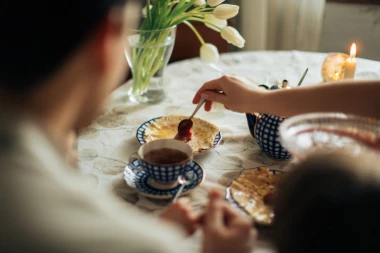 NUTRICIONISTA SAVETUJE: Vodite računa koji PREMAZ stavljate u PALAČINKE! Pogrešne kombinacije izazivaju NADUTOST