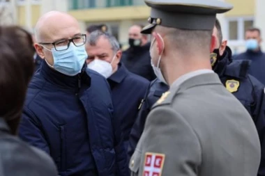 Vučević: PONOSAN SAM ŠTO ĆE ONI KOJI ČUVAJU NAŠU ZEMLJU DOBITI KROV NAD GLAVOM!