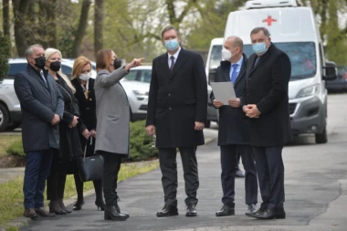 OĆU DA TE PODSETIM DA SI TI ZASLUŽAN ŠTO TORLAK NIJE UGAŠEN! Lončar pokušao da pohvali predsednika Srbije, VUČIĆ GA ODMAH PREKINUO!