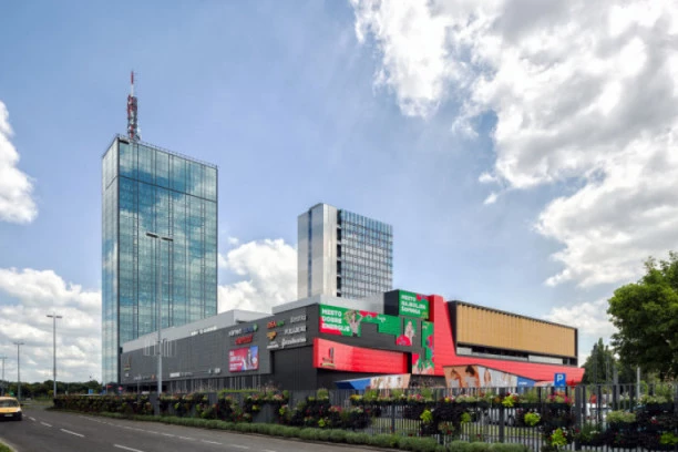 ZATVARA SE BULEVAR NIKOLE TESLE: Još jedna ulica već zatvorena za saobraćaj, evo šta se dešava sa linijama gradskog prevoza