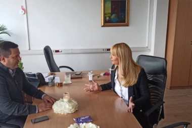 PRIJEM KOD GRADSKE SEKRETARKE: Nenad Borovčanin i Dragana Belojević spremaju velika dela