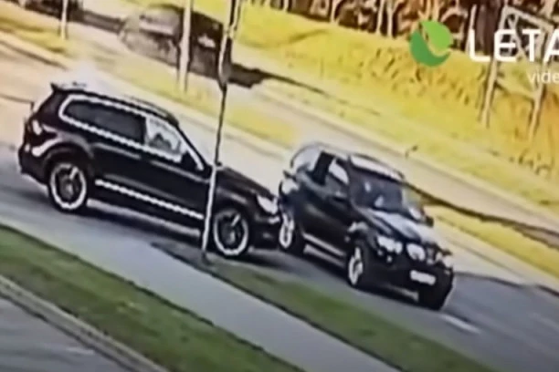 (UZNEMIRUJUĆI VIDEO) JEZIVO UBISTVO USRED BELA DANA: Poznati fudbalski menadžer IZREŠETAN dok je vozio kola