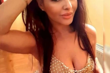 TINA IVANOVIĆ IZVADILA SILIKONE PA POKAZALA GRUDI: Pevačica objavila sliku zbog koje će muškarci pasti u nesvest!