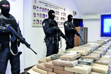 VELIKA AKCIJA SRPSKE POLICIJE: Uhapšeni opasni dileri u Beogradu, švercovali 324 KILA KOKAINA od Ekvadora do Soluna