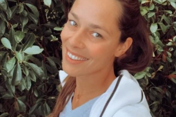ŠOKIRALA MNOGE: Ana Ivanović u CENTRU pažnje! (FOTO)