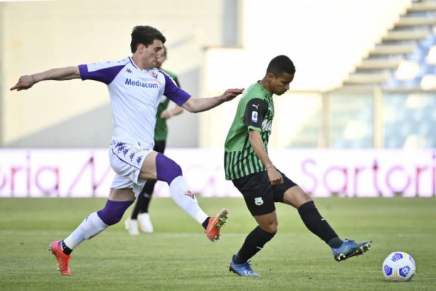 (VIDEO) SRBI ZATAJILI: Vlahović bez municije, Milenković nije zaključao rivala! Meč sa DVA PENALA rešio čovek koji je zamenio Đuričića