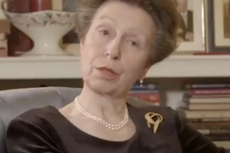 ONA JE DEFINITIVNO NAJOPASNIJA ŽENA BRITANSKOG KRALJEVSTVA! Kamila od nje beži kao đavo od krsta!