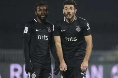 CRTICA I ŠAPCA: Otkiveno šta je Jojić URUČIO Sumi!