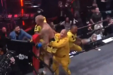 PA SE VI ZEZAJTE SA JUTJUBERIMA: Nokautirao BIVŠEG ŠAMPIONA za manje od DVA MINUTA, zaradio OGROMNE PARE!