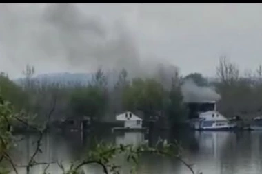 Veliki požar u Ostružnici! Vatra progutala vikendicu u roku od samo 5 minuta