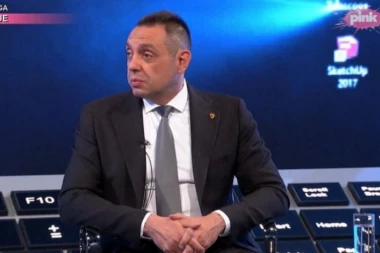 VULIN U "HIT TVITU" O "NON PAJPERU": Edi Ramu će pamtiti po ŠARENIM ČARAPAMA, a ne po političkim idejama!