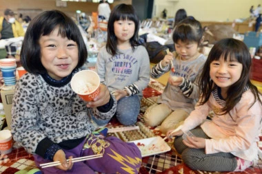 7dobrih razloga zašto Japanci sede na podu dok jedu! Da, to rade i u restoranima sa 5 zvezdica