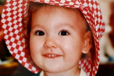 BILA JE PRESLATKA BEBA, A DANAS JE JEDNA OD NAJPOZNATIJIH UČESNICA ZADRUGE: Možete li da je prepoznate?