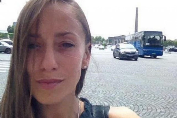 (FOTO) VAŽILA JE ZA NAJLEPŠEG TENISKOG SUDIJU, A SADA SE POJAVILA SVA IZBOTOKSIRANA: Javnost U NEVERICI nakon OVOG PRIZORA atraktivne Srpkinje!