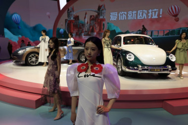 FOLKSVAGENOV KLASIK MODERNIZOVAN: OVAKO izgleda kad Kinezi "ožive" legendarni narodni auto iz Nemačke! (FOTO/VIDEO)