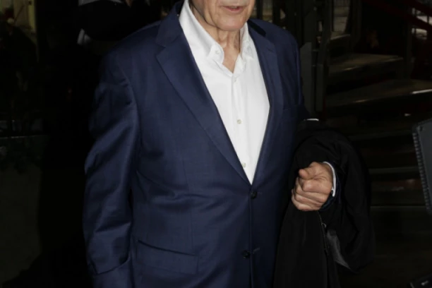 Miroslav Ilić progovorio o NAJTEŽEM periodu života: Pevač SKRHKAN od bola, kroz suze pričao o OCU!