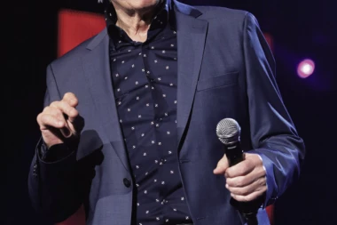 Miroslav Ilić živi u RAJU NA ZEMLJI u Mrčajevcima: Digao je sprat na staroj kući, a u lokalnoj kafani jede PASULJ I ĆUFTE za 300 dinara