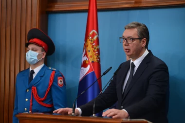 VUČIĆ GOSPODSKI ODUVAO IZETBEGOVIĆA: Predsednika Srbije pitali o pretnjama RATOM, ON POSLAO MOĆNU PORUKU