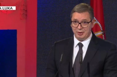 VUČIĆU URUČEN KLJUČ GRADA: Od danas i ja sam Banjalučanin (VIDEO)