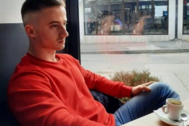 (FOTO) OVO JE PADOBRANAC KOJI JE POGINUO: Ognjenova neutešna majka stalno ponavlja iste REČI koje kidaju dušu!