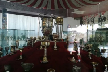 (FOTO/VIDEO) CRVENO-BELA TURA MARAKANE ZA PONOS: Zvezda dokazala da je RAME UZ RAME SA VELIKANIMA!