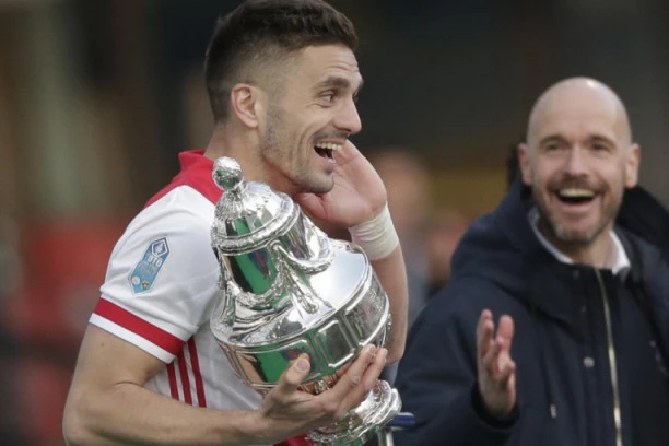 KONAČNO U NJEGOVIM RUKAMA: Dušan Tadić dobio PRESTIŽNO PRIZNANJE!