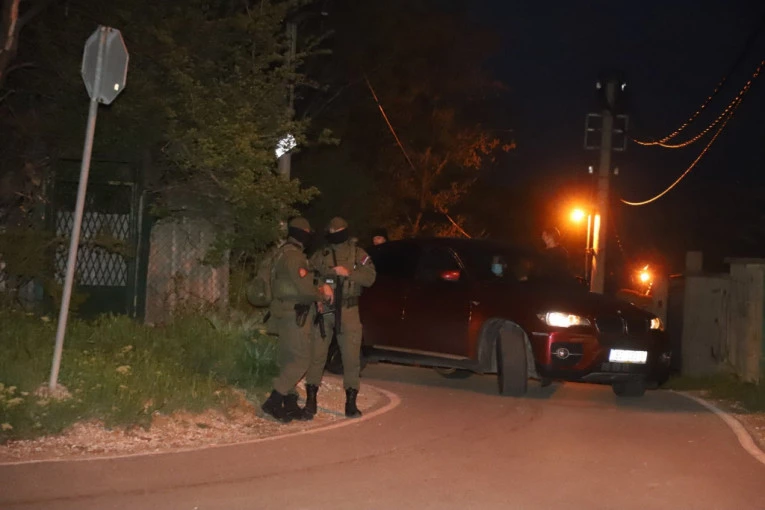 U VELJINOJ ŠTEK VIKENDICI PRONAĐENA MAŠINA ZA MLEVENJE MESA: Sumnja se da je aparatura korišćena za uklanjanje delova tela ubijenih!