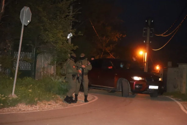 U VELJINOJ ŠTEK VIKENDICI PRONAĐENA MAŠINA ZA MLEVENJE MESA: Sumnja se da je aparatura korišćena za uklanjanje delova tela ubijenih!