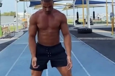 (FOTO/VIDEO) TELO KAO APOLON, ALI JE REŠ PEČEN: Dečko Ivane Španović je san snova svake žene, ali svadba je na pomolu!