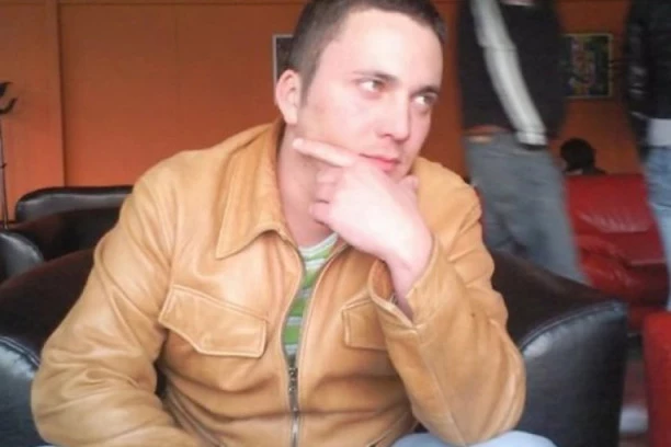 TRAGEDIJA KOJA JE POTRESLA CEO REGION! Pevao je "Daj mi vina da se napijem", a preminuo od  ALKOHOLA: Porok ga je odveo direktno u smrt!